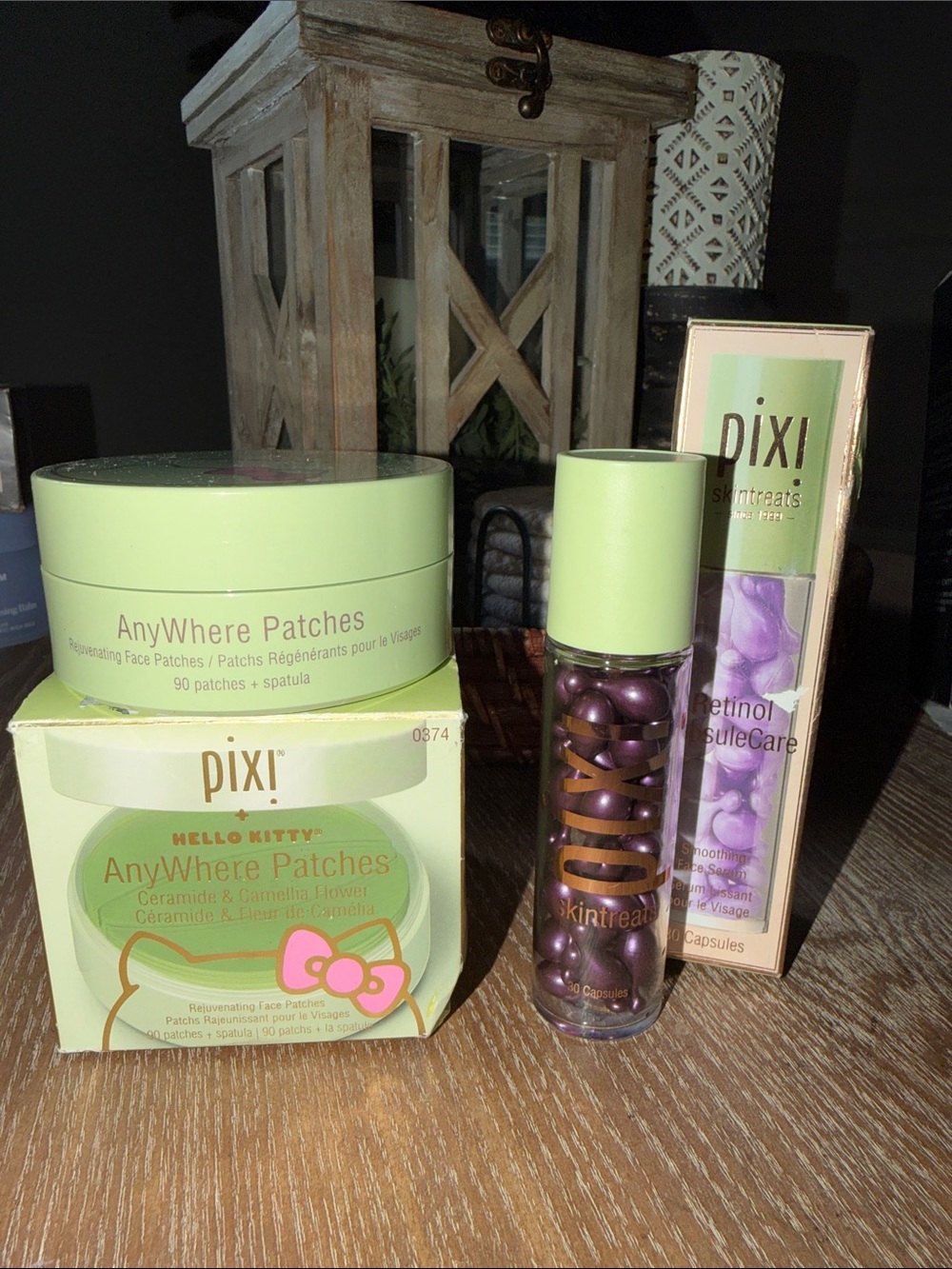 Pixi x Hello Kitty Skintreats AnyWhere Patches + Retinol CapsuleCare Set, RV$48